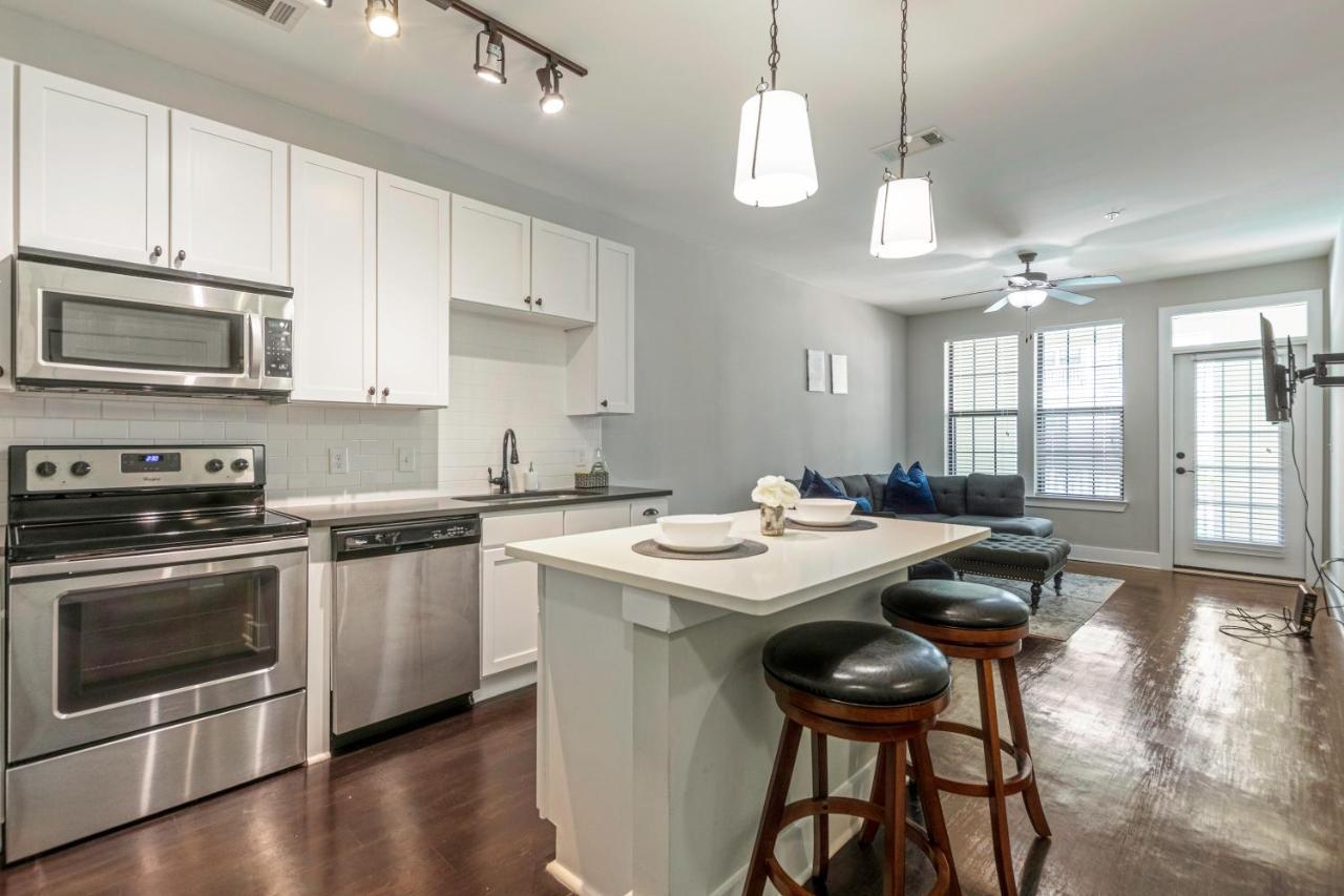 Atlanta Luxury Housing Exterior photo